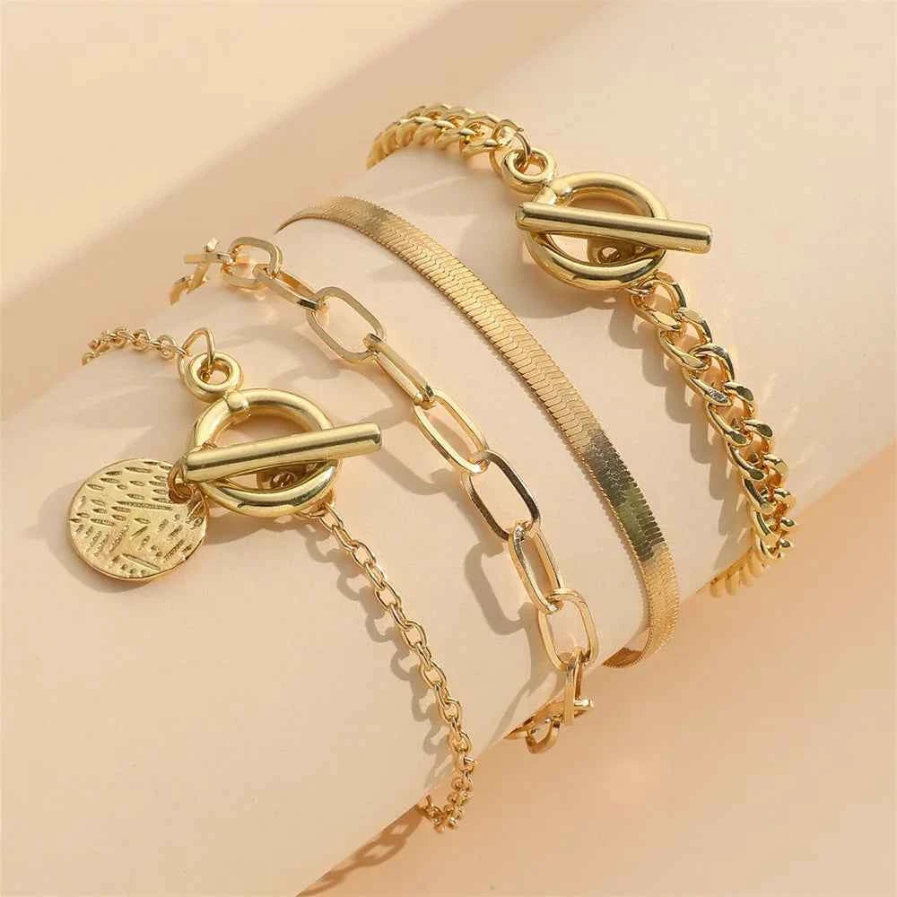Set de 4 Pulseras de Eslabones y Cadena de Hueso de Serpiente en Tono Dorado – Estilo Minimalista y Versátil