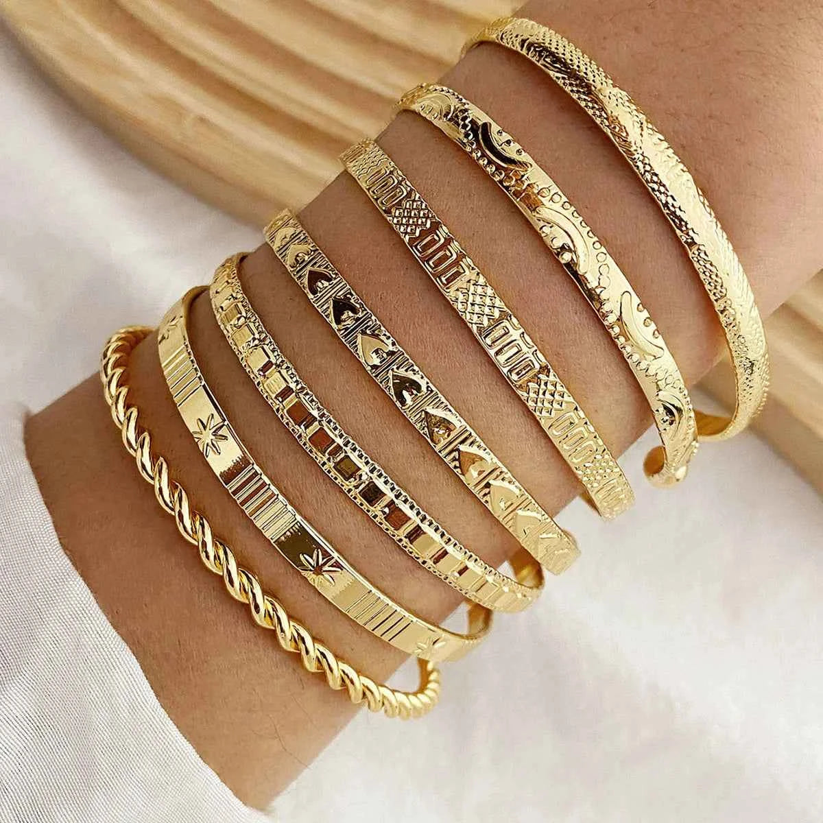7 Pcs Punk Goth Open Bangle Set | Gold Color Heart Print Streetwear Bracelets