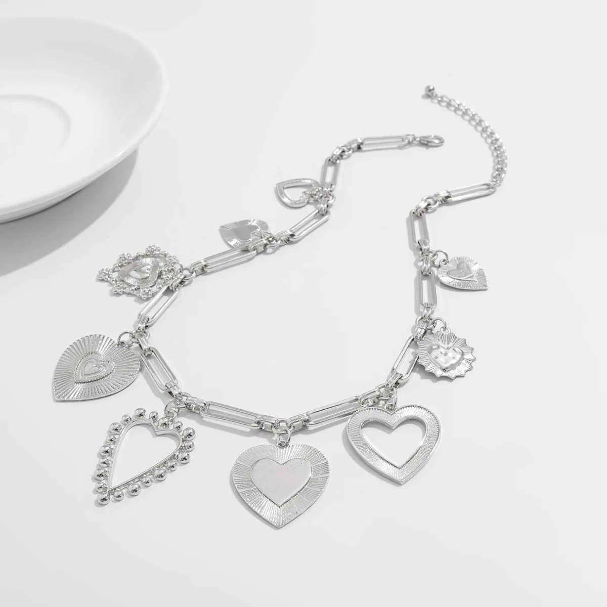 Vintage Gold Color Chunky Heart Charm Choker Necklace | Link Chain Party Jewelry Gift for Women