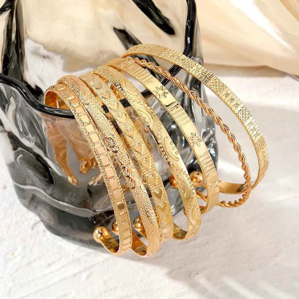 7 Pcs Punk Goth Open Bangle Set | Gold Color Heart Print Streetwear Bracelets